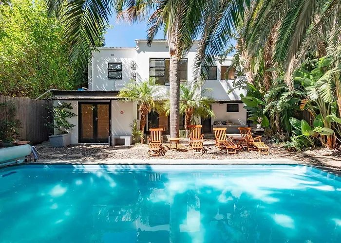 Antrim Villa By TotalstayVilla